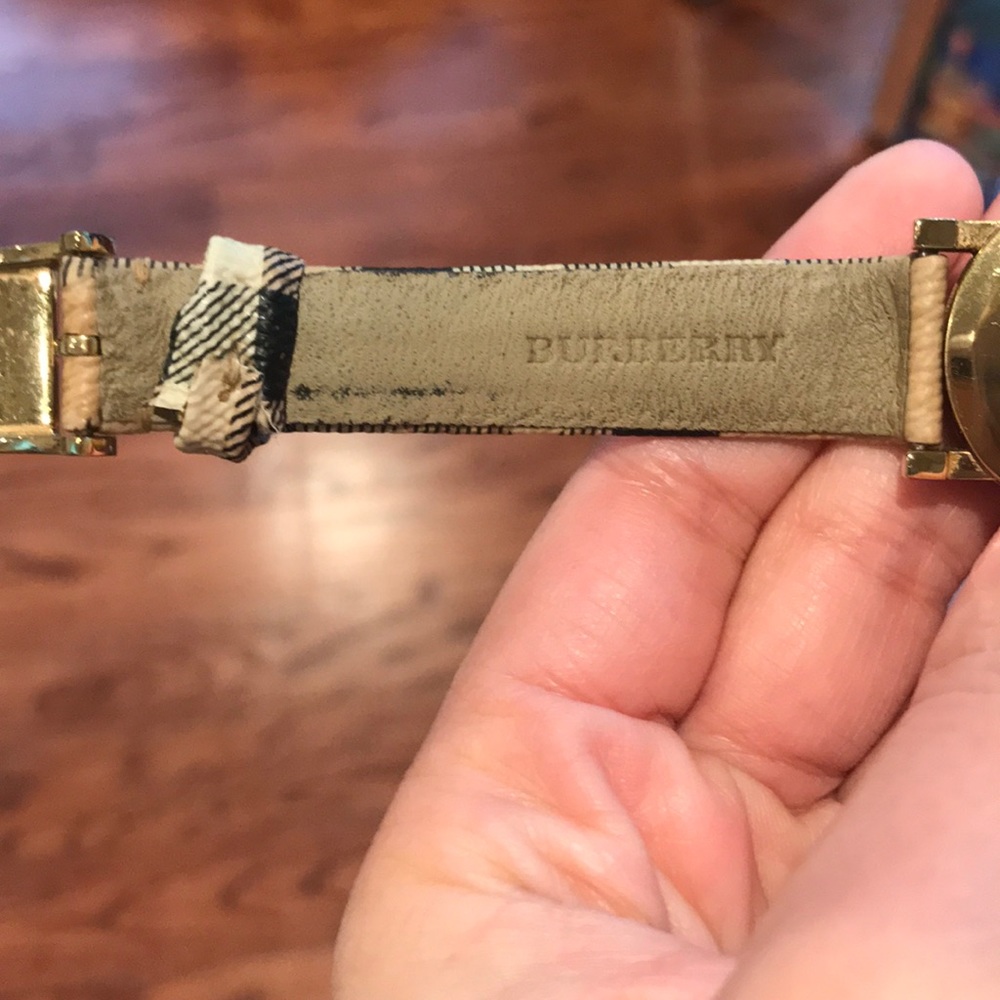 100% Authentic Burberry Plaid Watch BU1399 - Picture 3 of 6